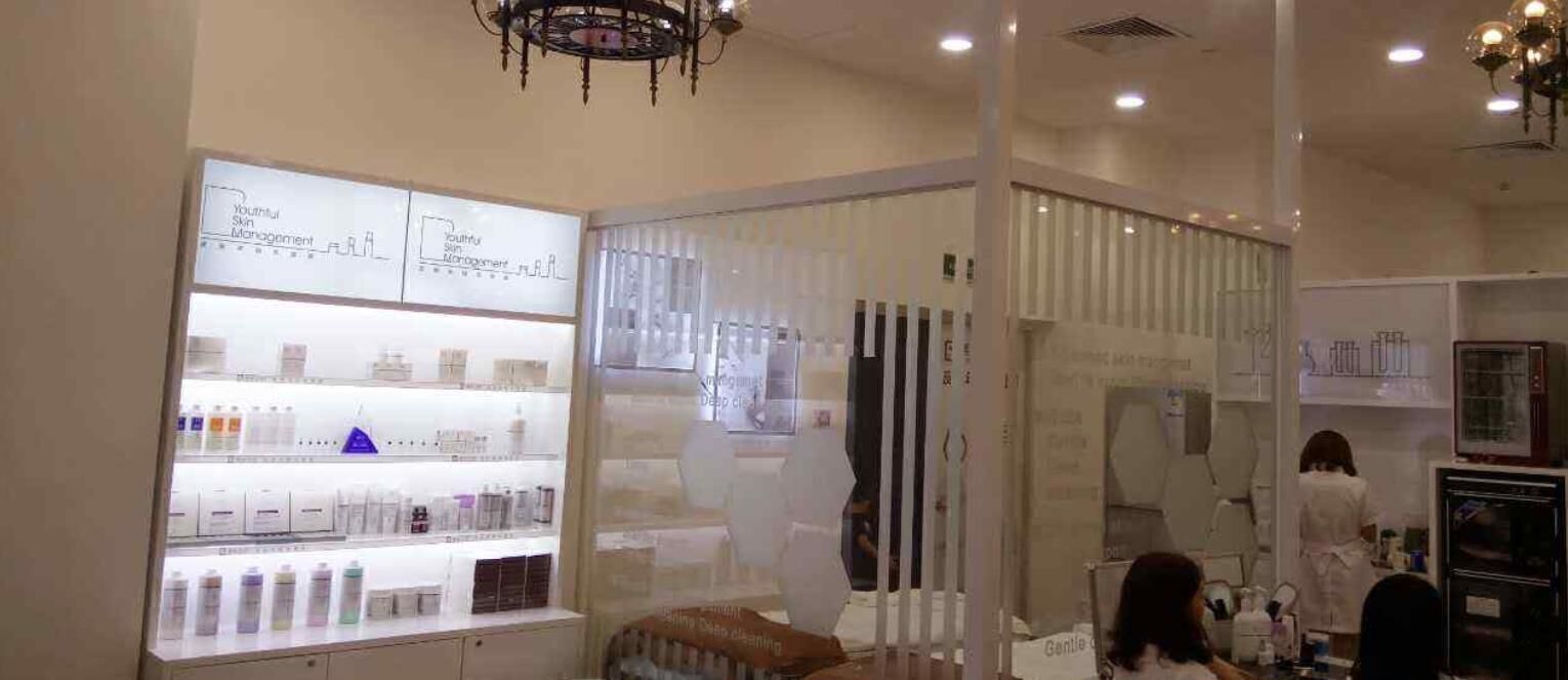 <a href='http://m.syhxdzs.com/'>美容院加盟店</a>裝修如何劃分區(qū)域？
